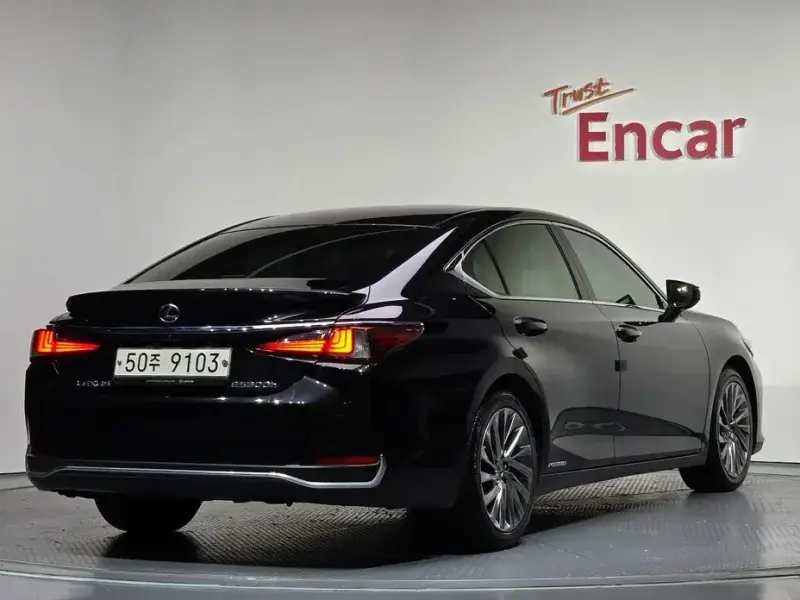 2018 Lexus ES с пробегом 123 352 км