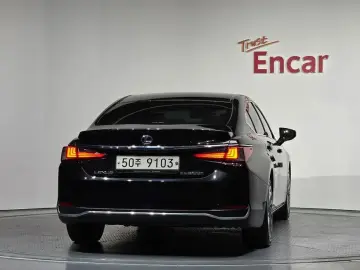 2018 Lexus ES с пробегом 123 352 км