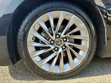 2018 Lexus ES с пробегом 123 352 км