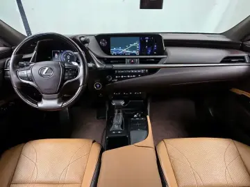 2018 Lexus ES с пробегом 123 352 км