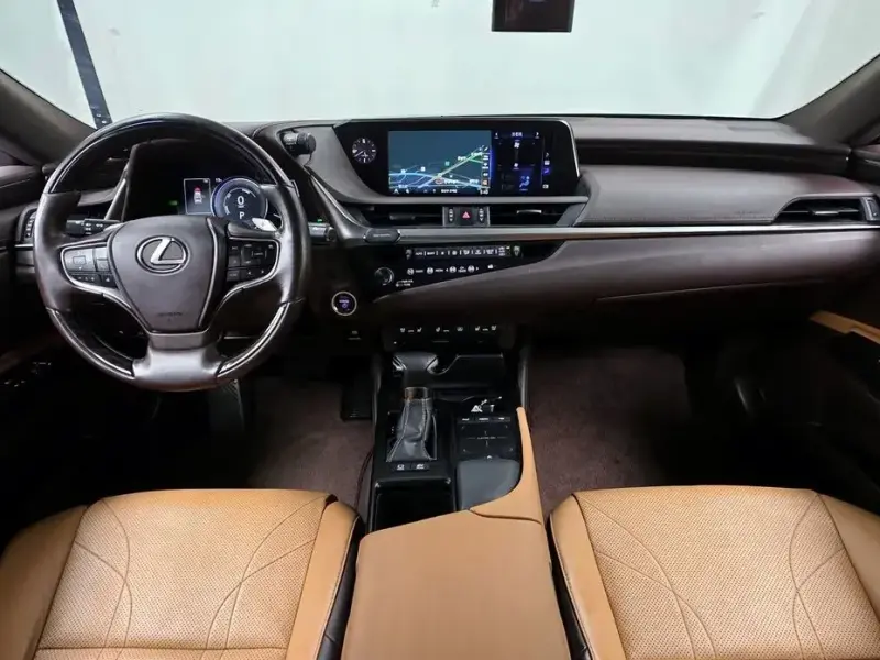 2018 Lexus ES с пробегом 123 352 км