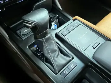 2018 Lexus ES с пробегом 123 352 км