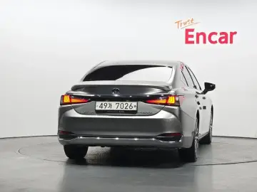 2019 Lexus ES с пробегом 103 492 км