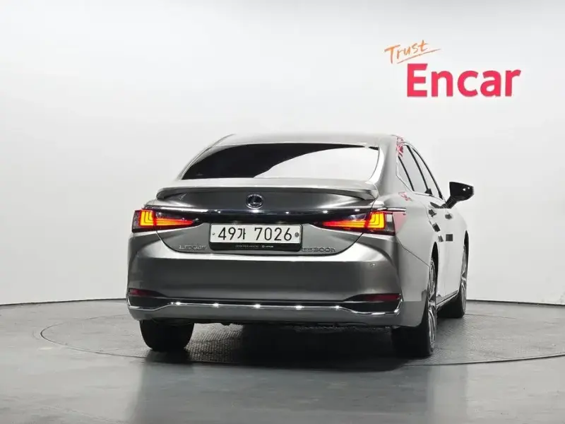 2019 Lexus ES с пробегом 103 492 км