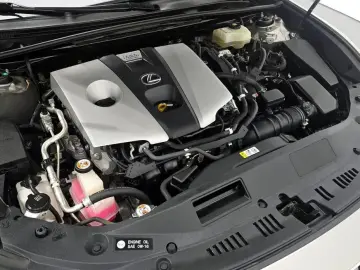 2019 Lexus ES с пробегом 103 492 км