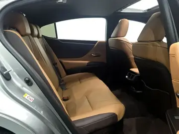 2019 Lexus ES с пробегом 103 492 км