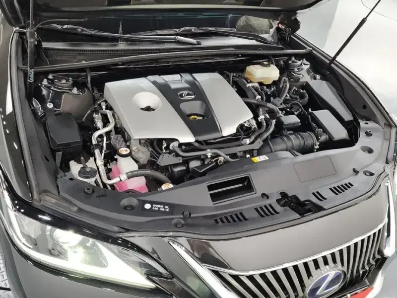 2021 Lexus ES с пробегом 93 623 км