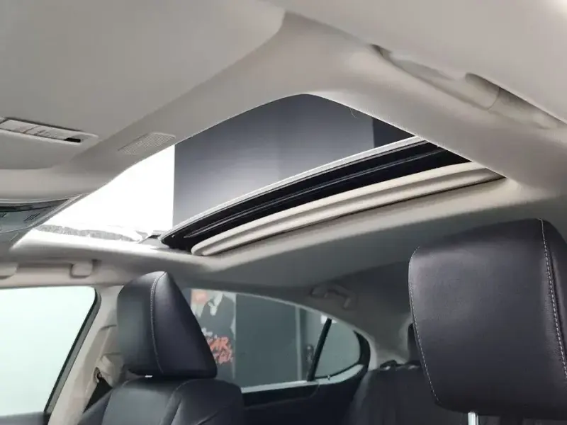 2021 Lexus ES с пробегом 93 623 км