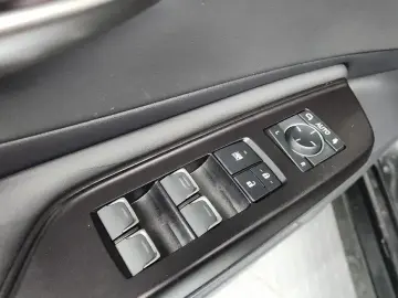 2021 Lexus ES с пробегом 93 623 км