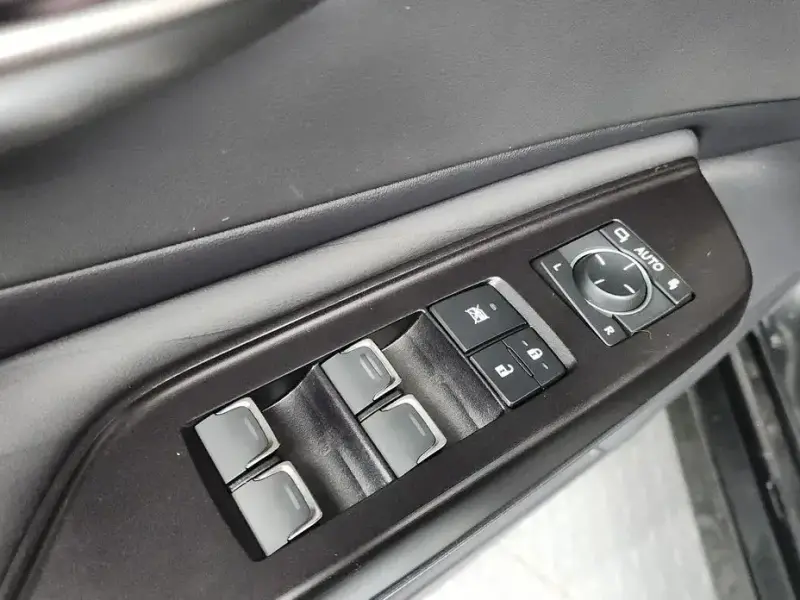 2021 Lexus ES с пробегом 93 623 км