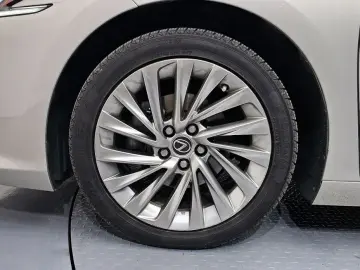 2018 Lexus ES с пробегом 95 521 км