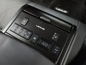 2021 Lexus ES с пробегом 93 623 км