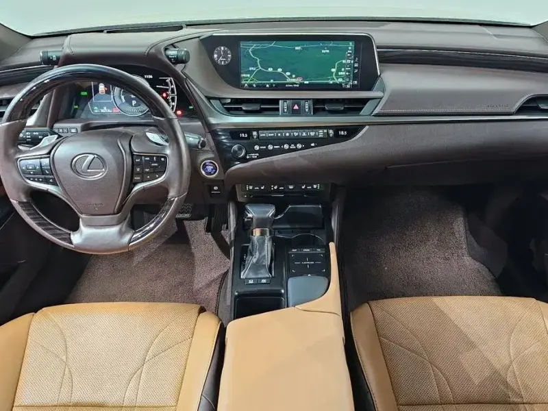 2018 Lexus ES с пробегом 95 521 км