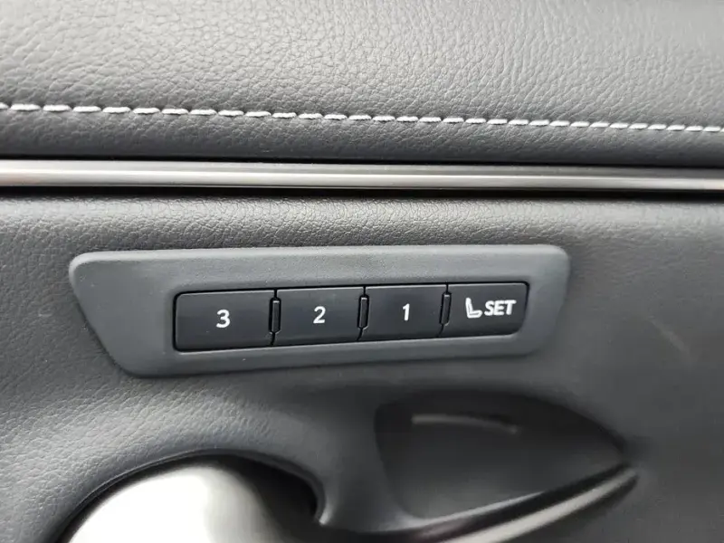 2021 Lexus ES с пробегом 93 623 км
