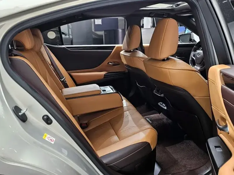 2018 Lexus ES с пробегом 95 521 км