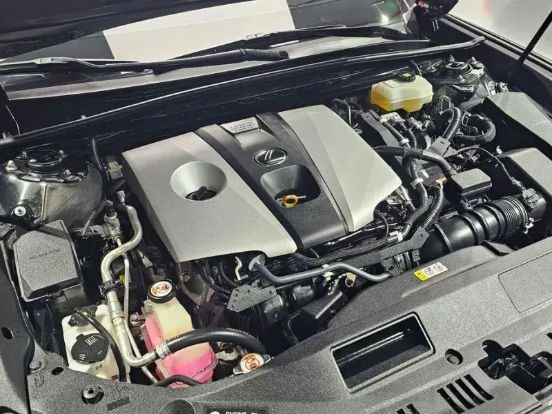 2019 Lexus ES с пробегом 97 541 км