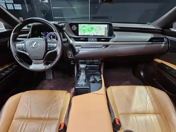 2019 Lexus ES с пробегом 97 541 км