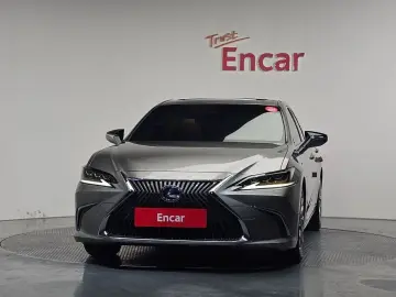 2020 Lexus ES с пробегом 48 477 км
