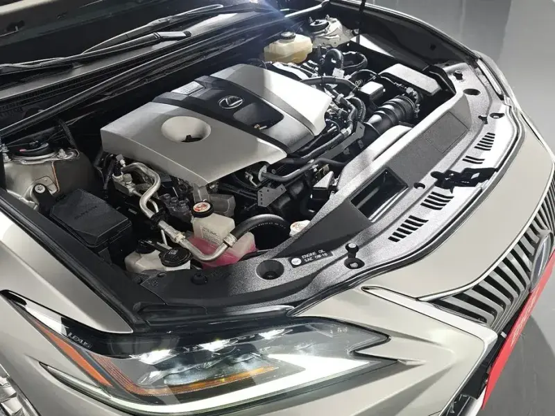 2020 Lexus ES с пробегом 48 477 км