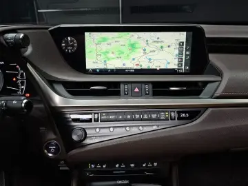 2019 Lexus ES с пробегом 97 541 км