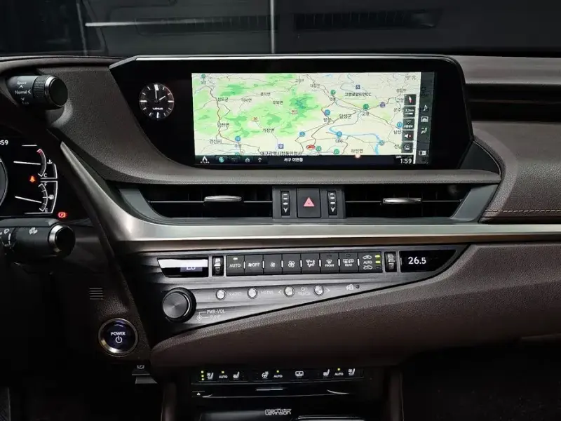 2019 Lexus ES с пробегом 97 541 км