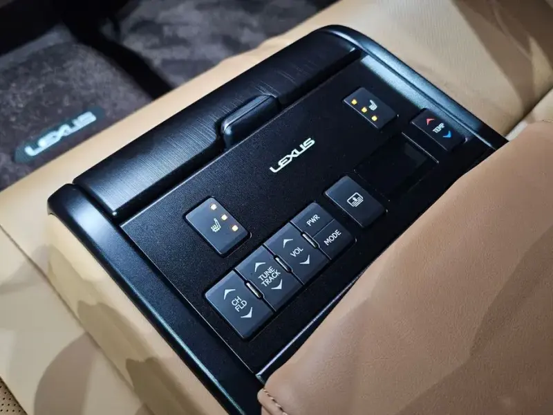 2019 Lexus ES с пробегом 97 541 км