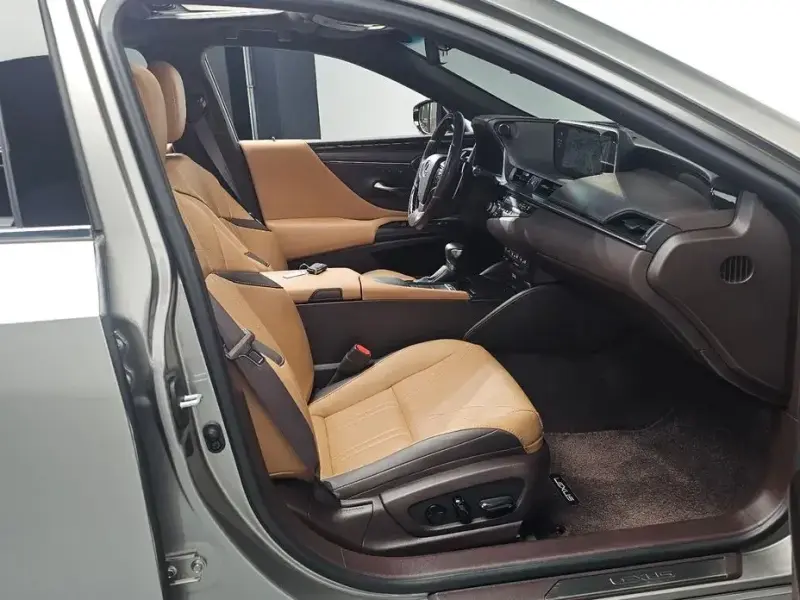 2020 Lexus ES с пробегом 48 477 км