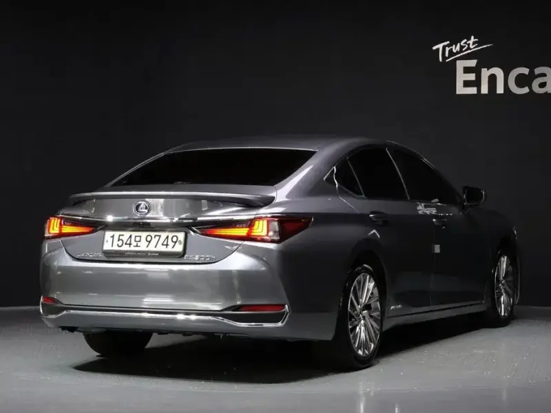 2021 Lexus ES с пробегом 89 505 км
