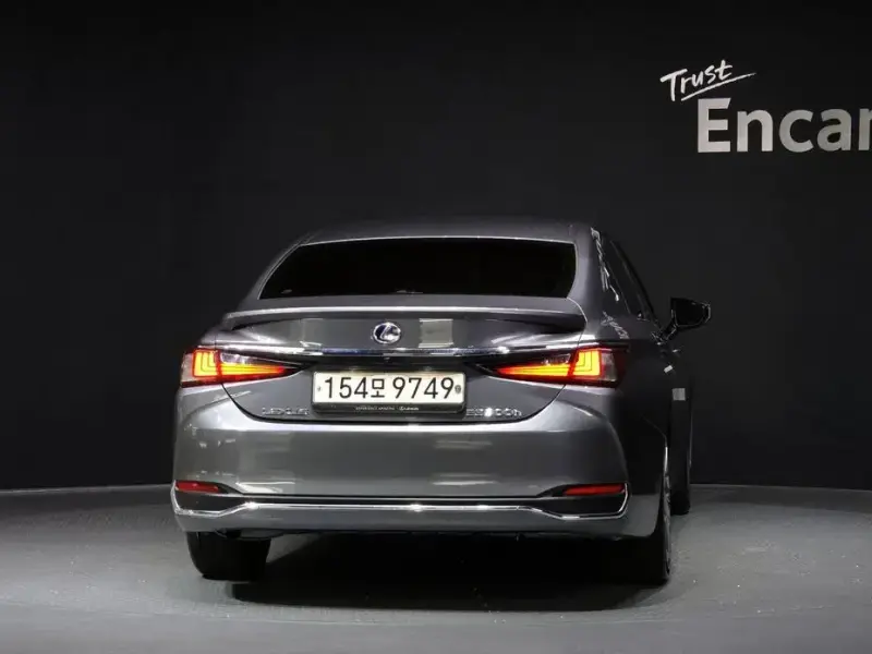 2021 Lexus ES с пробегом 89 505 км