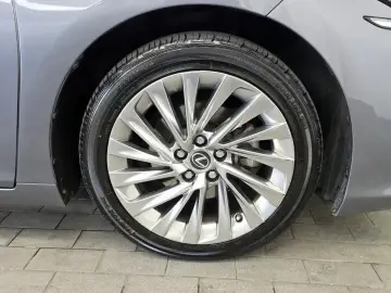 2021 Lexus ES с пробегом 89 505 км