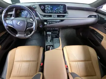 2021 Lexus ES с пробегом 89 505 км