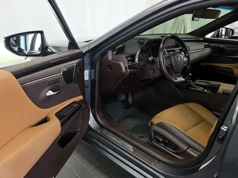 2021 Lexus ES с пробегом 89 505 км
