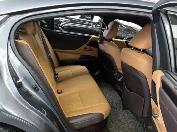2021 Lexus ES с пробегом 89 505 км