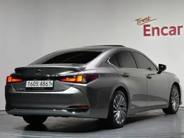 2019 Lexus ES с пробегом 51 359 км