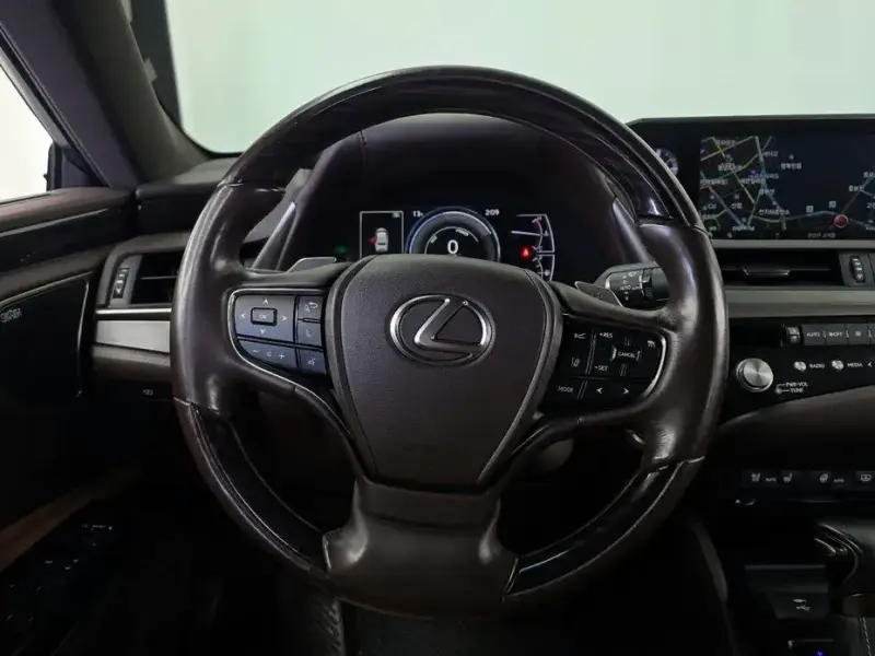 2021 Lexus ES с пробегом 89 505 км