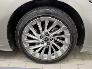 2019 Lexus ES с пробегом 51 359 км
