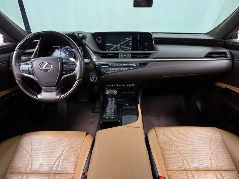 2019 Lexus ES с пробегом 51 359 км