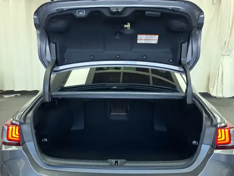 2021 Lexus ES с пробегом 89 505 км
