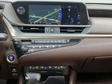 2019 Lexus ES с пробегом 51 359 км