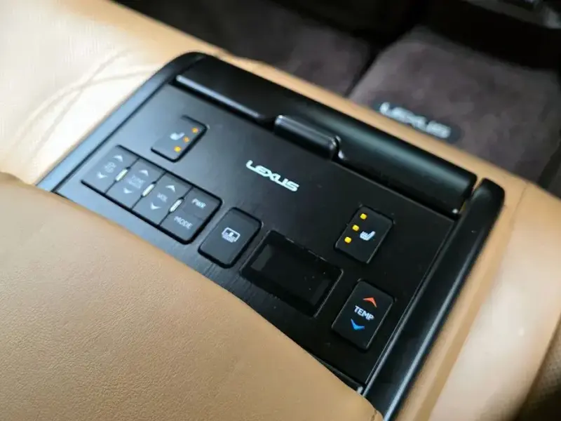 2019 Lexus ES с пробегом 51 359 км
