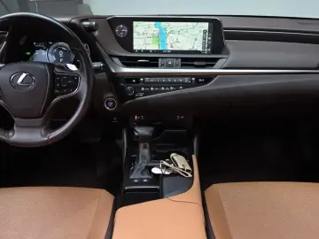2018 Lexus ES с пробегом 23 463 км