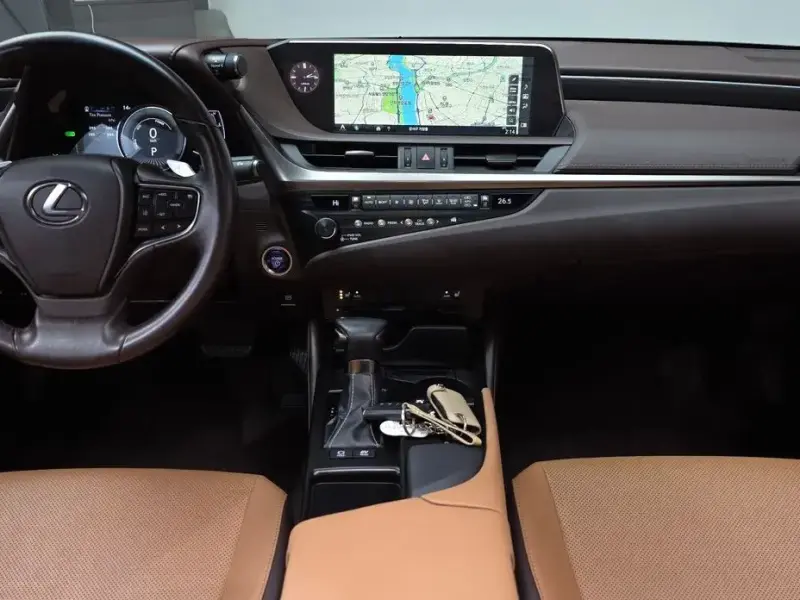 2018 Lexus ES с пробегом 23 463 км