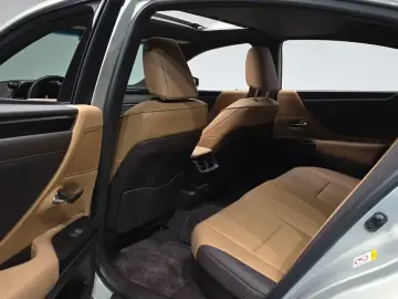 2018 Lexus ES с пробегом 23 463 км