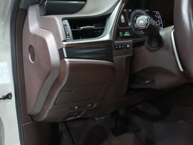 2018 Lexus ES с пробегом 23 463 км