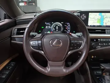 2018 Lexus ES с пробегом 23 463 км