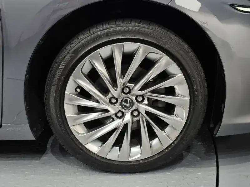 2019 Lexus ES с пробегом 135 445 км