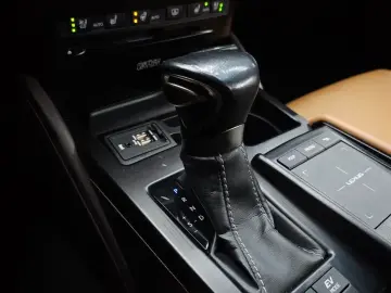 2019 Lexus ES с пробегом 135 445 км