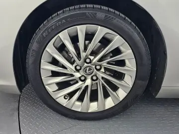 2018 Lexus ES с пробегом 78 733 км