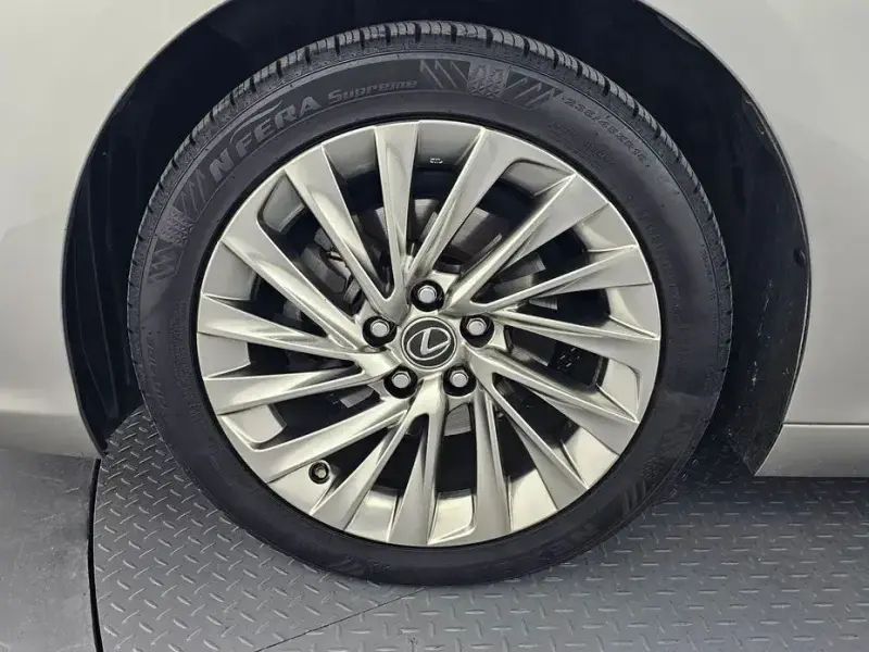 2018 Lexus ES с пробегом 78 733 км