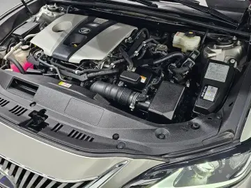 2018 Lexus ES с пробегом 78 733 км